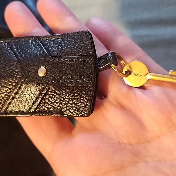 Authentic Vintage YSL Muse Bag - Picture 4 of 17